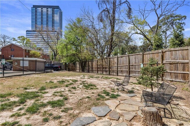 Building Photo - 3660 Peachtree Rd NE