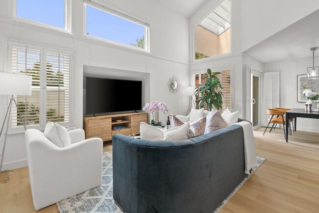 Building Photo - $3,790 - BEAUTIFULLY REMODELED THREE BEDRO...