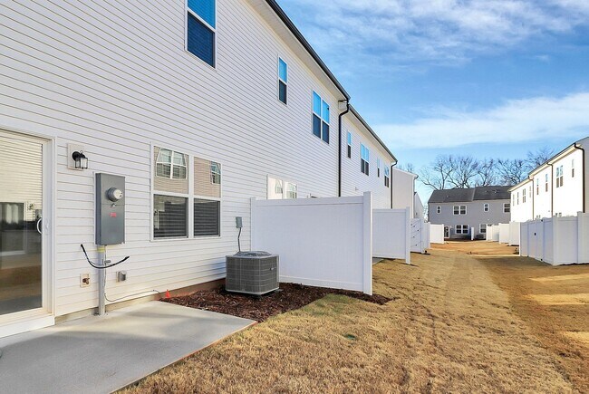 Building Photo - 5855 Executive Center Dr