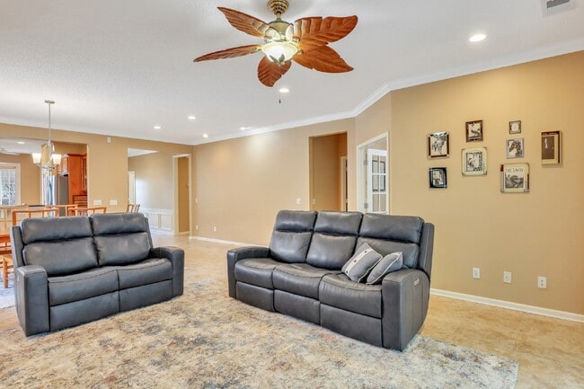 Building Photo - "Charming 2 Bed, 2 Bath with Den Rental Home in Sun City, SC - Spacious and Inviting!"