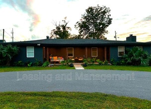 Building Photo - 823 Jordan St