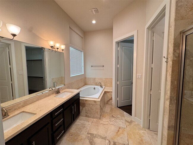 Building Photo - 54 N Hutcheson St