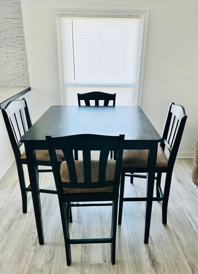 Building Photo - COMPLETELY RENOVATED MOBILE HOME