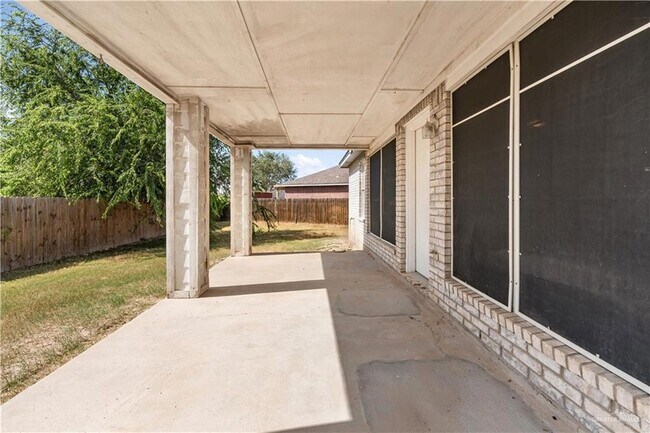 Building Photo - 1709 Jonquil Ave
