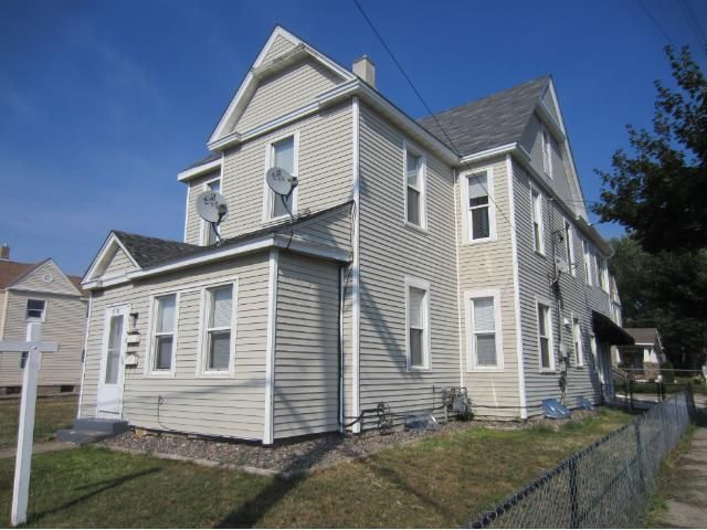 Building Photo - 1701 NE 2nd St