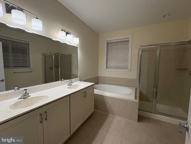 Building Photo - 107 Shilling Ave