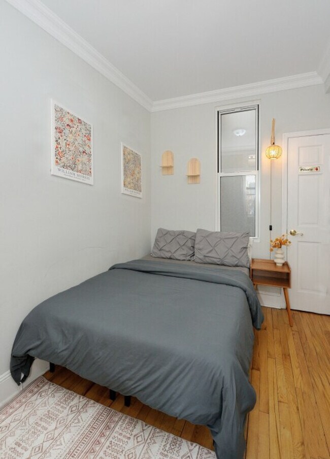 Building Photo - 468W W 47th St