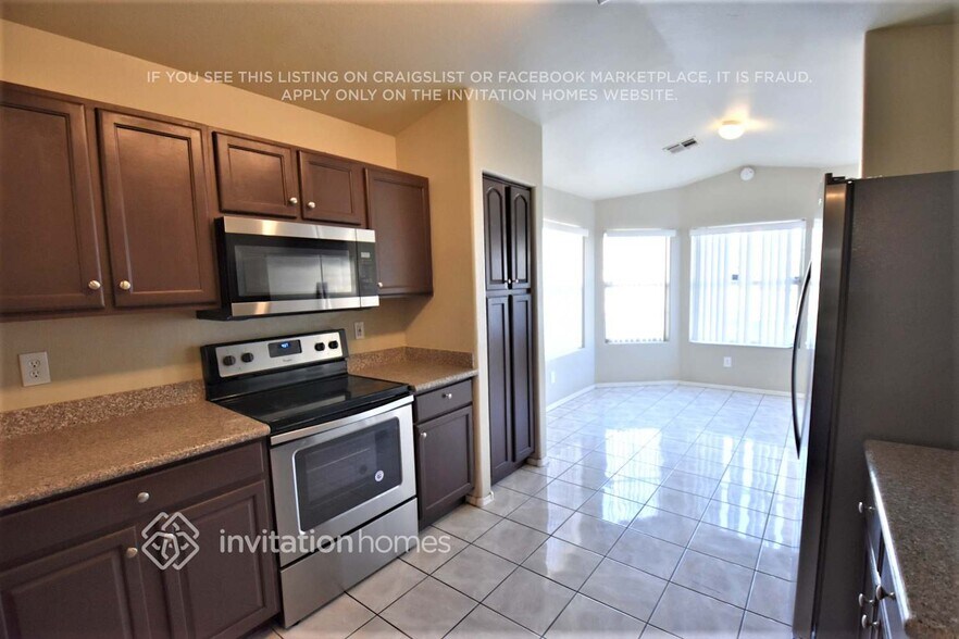 Building Photo - 2046 N 90th Ln