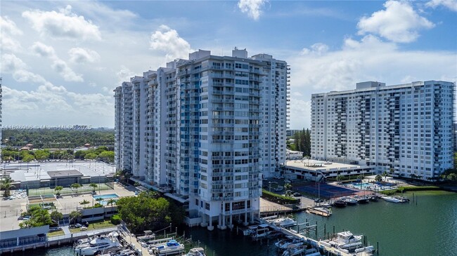 Building Photo - 18081 Biscayne Blvd