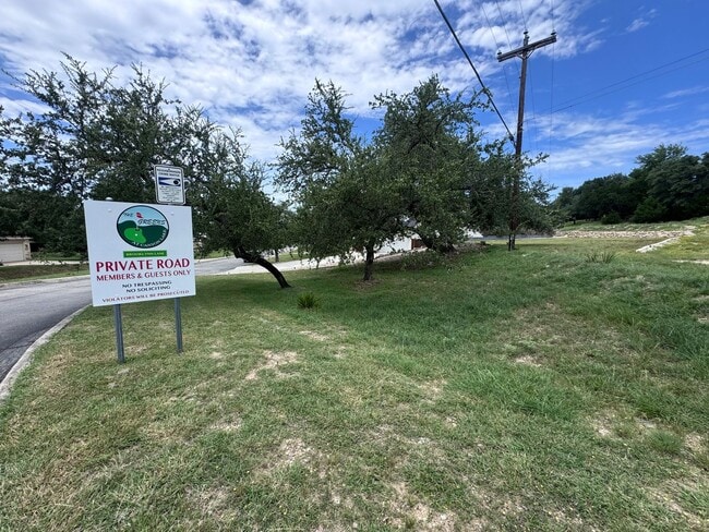 Building Photo - For Rent – 100 Brooklyn Dr, Canyon Lake, T...