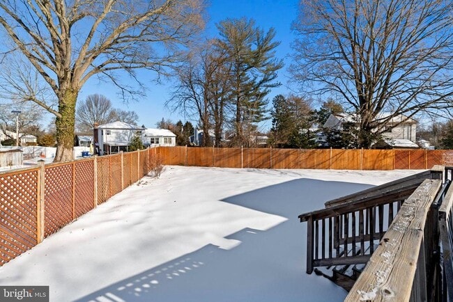 Building Photo - 209 Front St