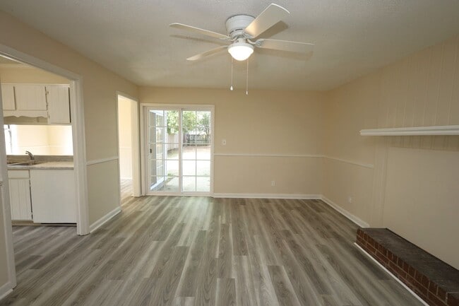 Building Photo - 2820 Kirkwood Cir