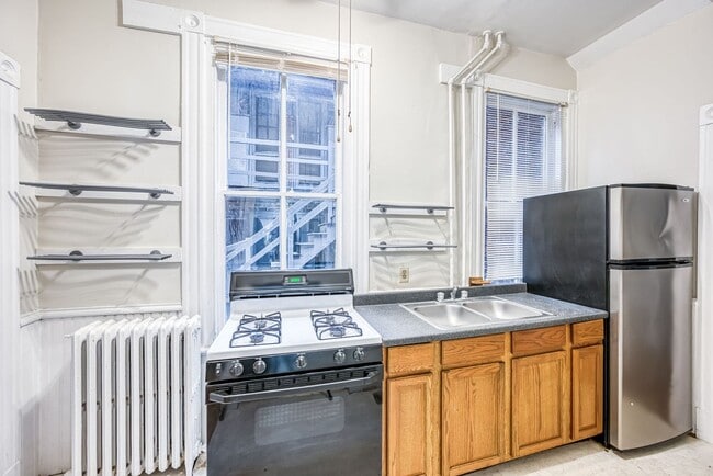 Building Photo - 3127 W Franklin St