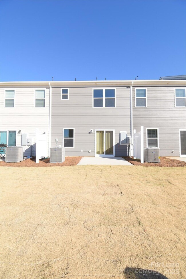 Building Photo - 752 Kitfox Dr NW