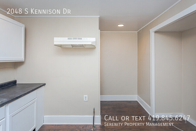 Building Photo - 2048 S Kennison Dr