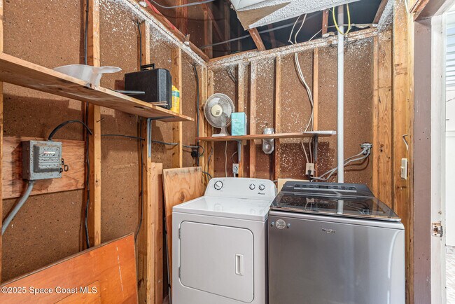 Building Photo - 261 Edgewater Ave SE