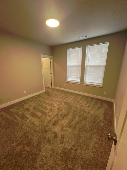 upstairs bedroom 3 - 1088 S High Ridge Rd