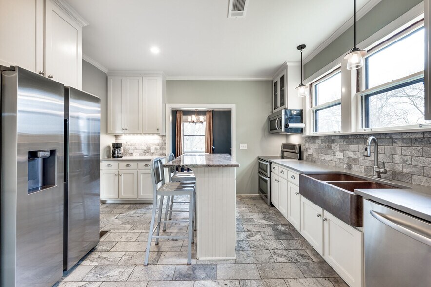 Building Photo - 4206 Farrar Ave
