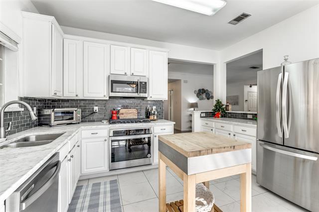 Building Photo - 10113 Green Ct