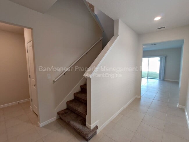 Building Photo - 30095 Skylark Dr