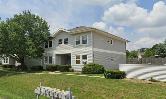 Building Photo - 306 Wigwam St