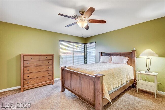 Building Photo - 760 Thousand Oaks Dr