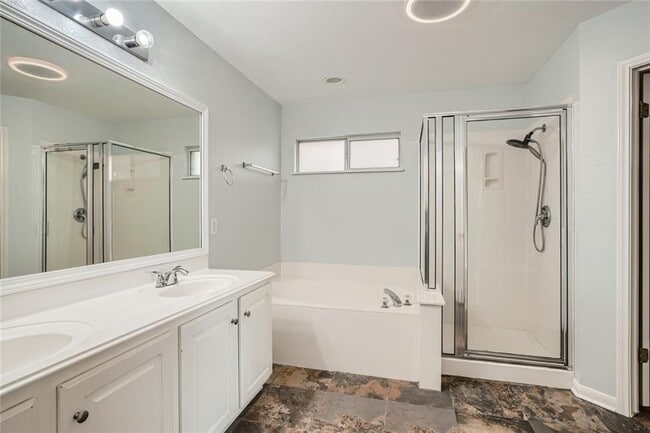 Building Photo - 2920 Cajuiles Dr