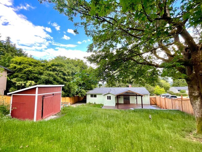 Building Photo - 17606 33rd Pl W