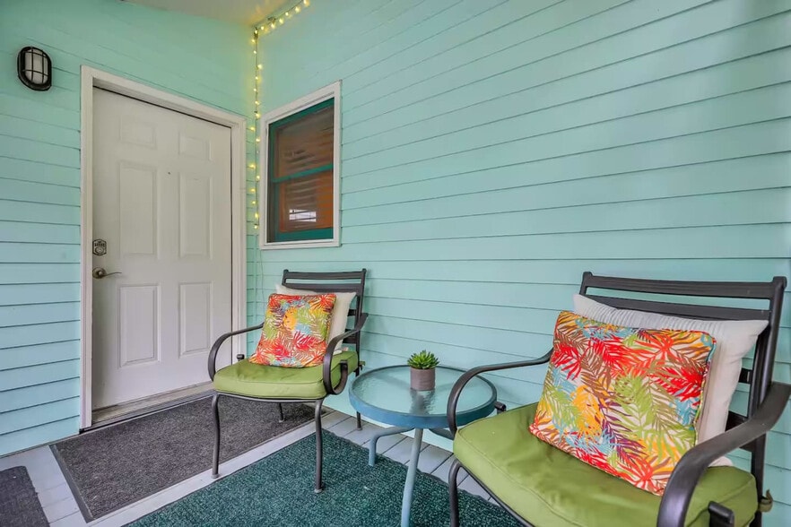 Building Photo - 524 E Duffy St