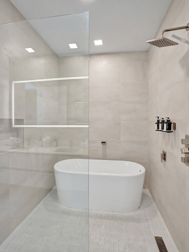 Building Photo - 1220 17th St