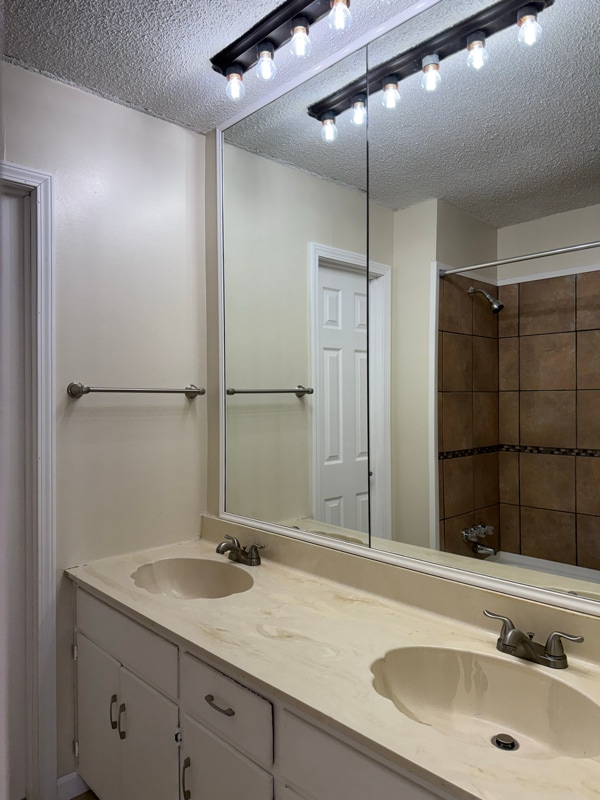 Building Photo - 2916 Iva Dr