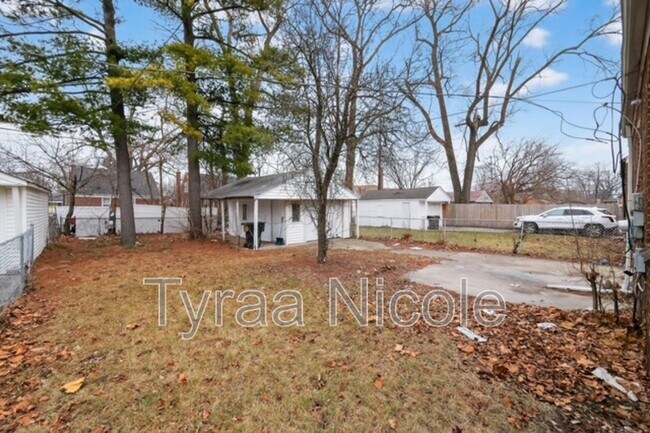 Building Photo - 19750 Mark Twain St