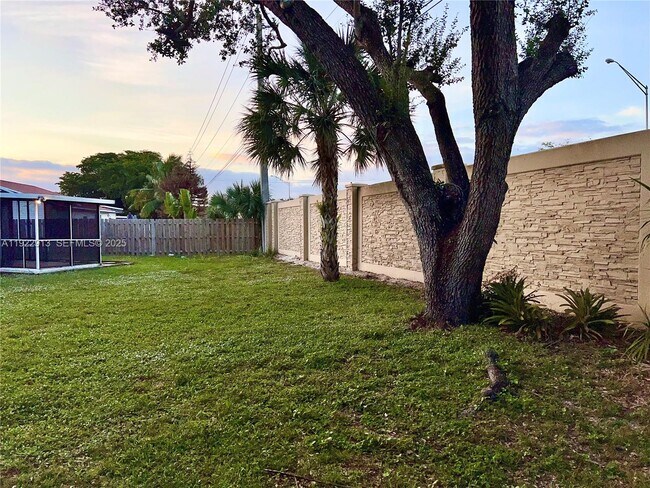 Building Photo - 1701 SW 83rd Terrace