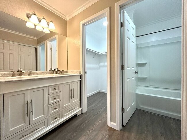 Building Photo - Beautiful Updated 1 Bedroom 1 Bathroom For Rent in Natomas!