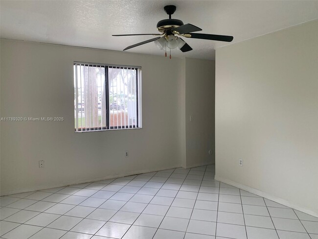 Building Photo - 9631 SW 138th Ave