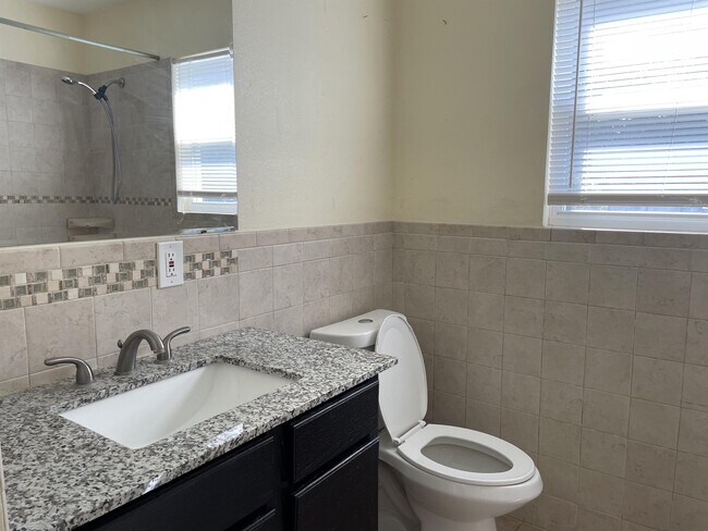 Building Photo - 4606 Nesbitt Dr