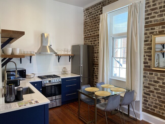 Building Photo - 53 Hasell St