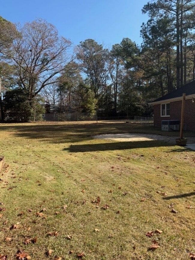 Building Photo - 3 Bedroom/2 Bathroom - Close to SJAFB, Shopping, Restaurants!