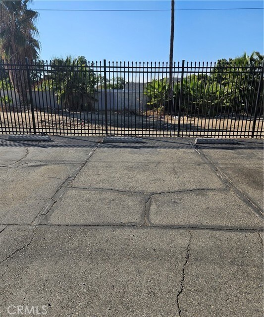 Building Photo - 2891 Canyon Crest Dr