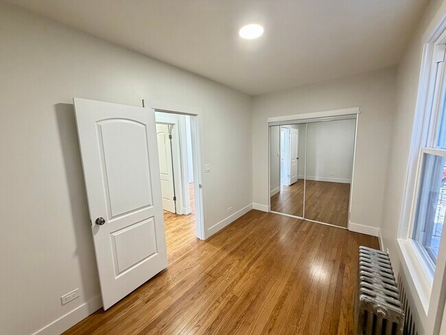 Building Photo - 4351 S Maplewood Ave