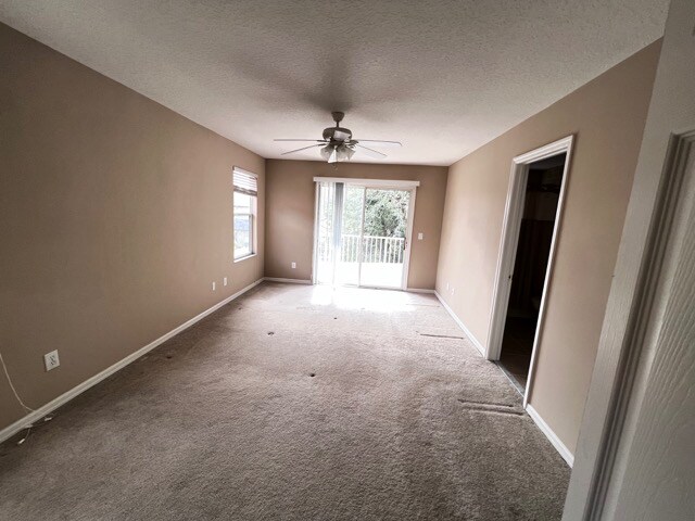 Building Photo - 2160 Retreat View Cir