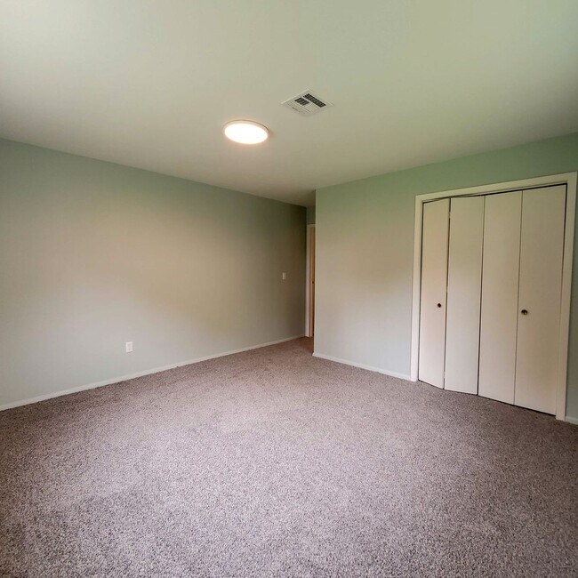 Building Photo - 1117 E Parker St