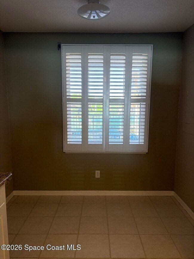 Building Photo - 104 Riverside Dr