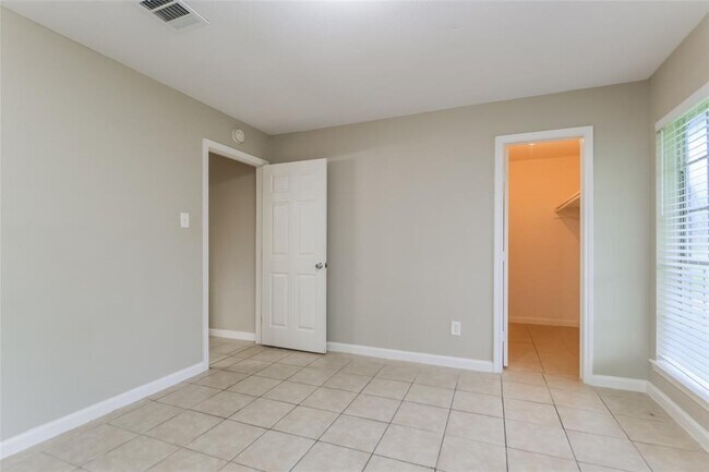 Building Photo - 3211 Gary Ln