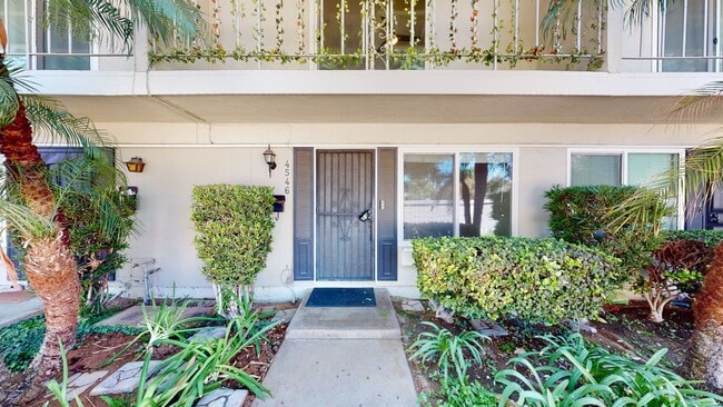 Primary Photo - 4546 Jamestowne
