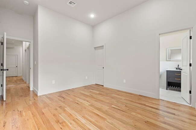 Building Photo - 150 West Side Ave