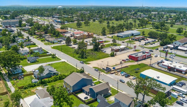 Building Photo - 501 S 7th St