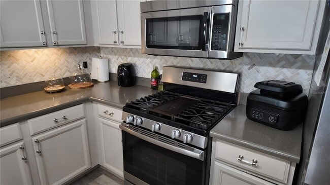 Building Photo - 723 Lady Diana Dr