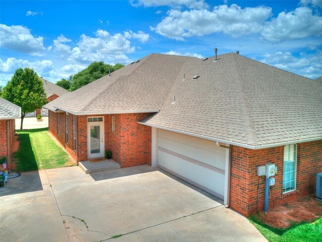 Building Photo - 15524 Swallowtail Rd