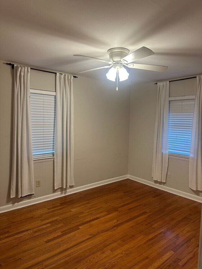Building Photo - Single Family Ranch in Downtown Gainesville